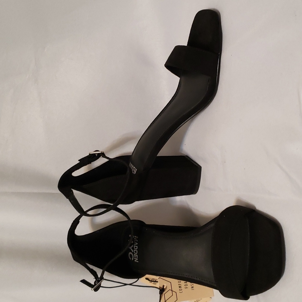 Velvety black sandals 9